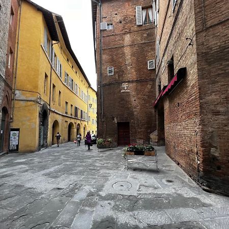 Kami-Central Beautiful Apartment Over The Roofs Siena Exterior foto