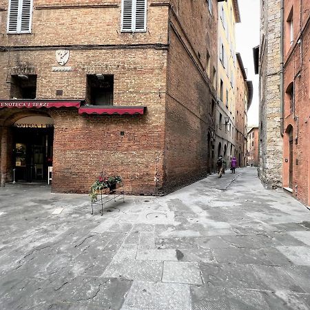 Kami-Central Beautiful Apartment Over The Roofs Siena Exterior foto